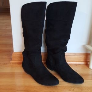 Report Black Suede boots Sz 9